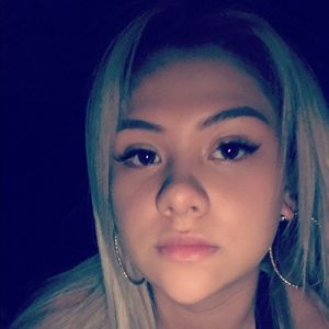 Meet your Posher, Carolina